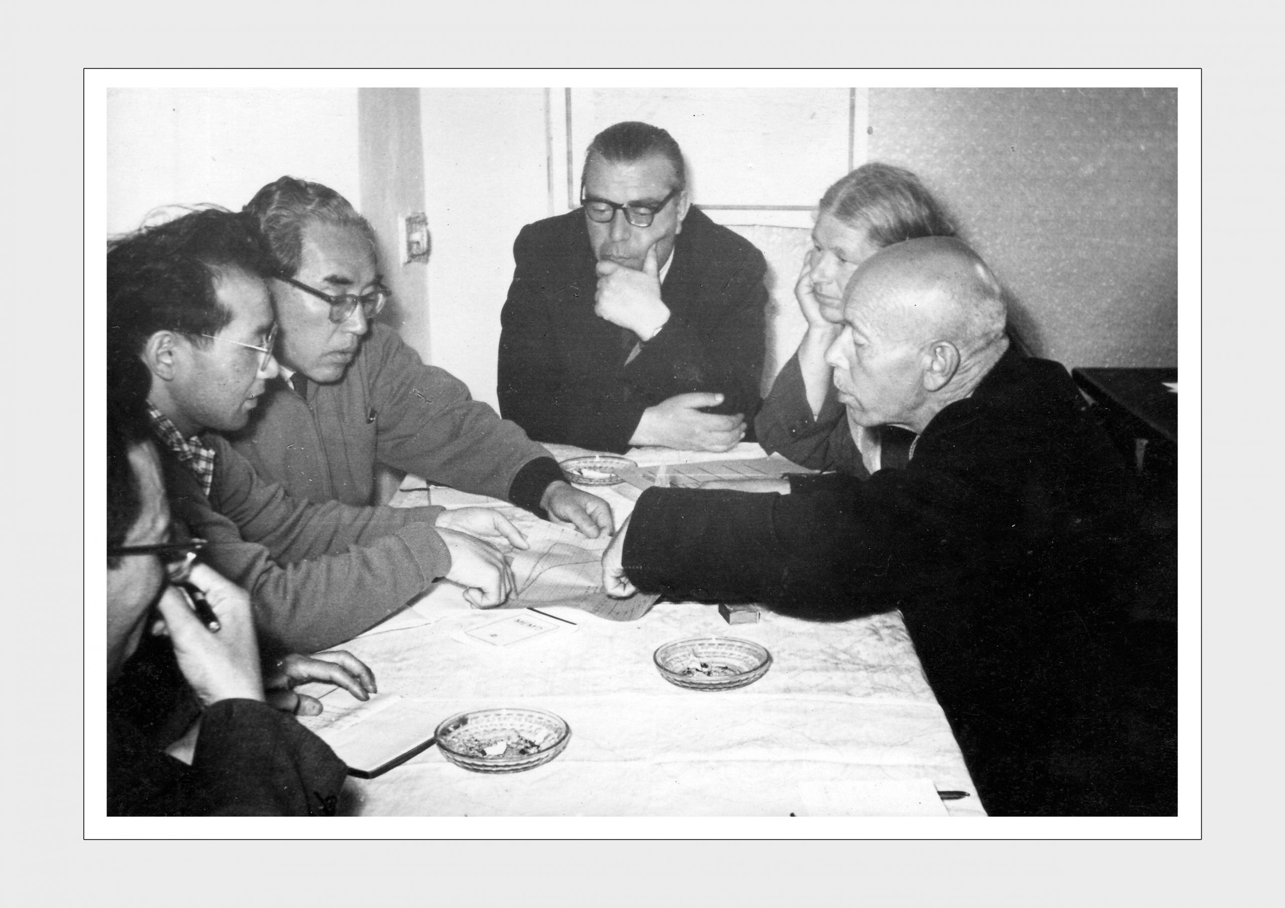 Крохин Е.М. и Крогиус Ф.В. с представителями японской делегации
Озеро Дальнее
1958 г.